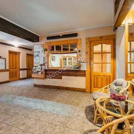 Bed and breakfast Bialy Dworek 3*