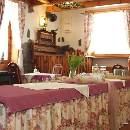 Bialy Dworek 3*