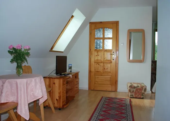 Bed & Breakfast Bialy Dworek 3*