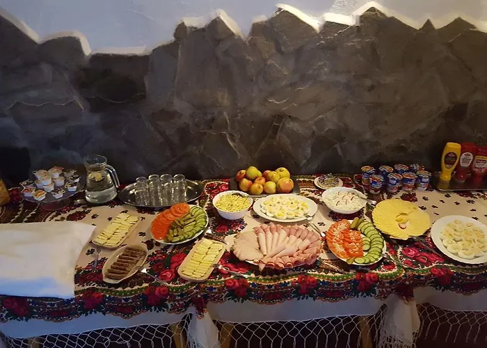 Bialy Dworek לינה וארוחת בוקר 3*