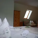 Bialy Dworek