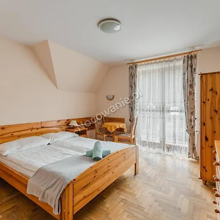 Bed & Breakfast Bialy Dworek 3*