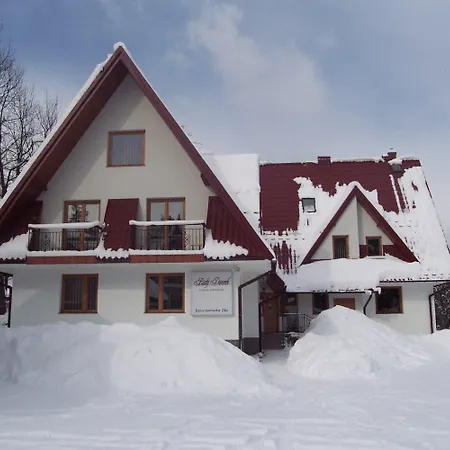 לינה וארוחת בוקר Bialy Dworek זקופאנה