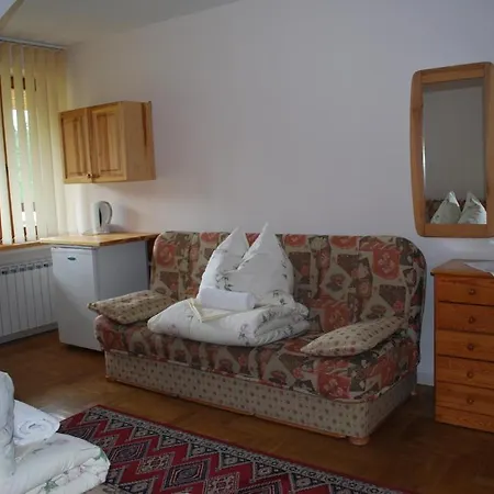 Bed & Breakfast Bialy Dworek