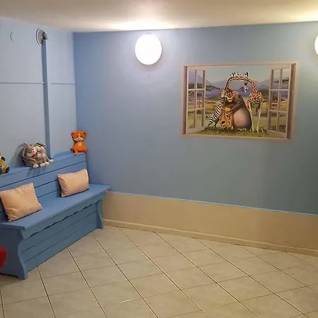 Bialy Dworek לינה וארוחת בוקר זקופאנה